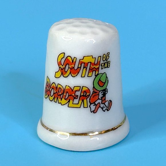 RARE Vintage South Of The Border‎ Porcelain Thimble - Picture 1 of 4